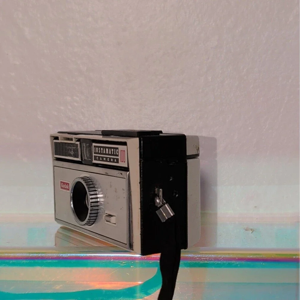 Vintage Kodak Instamatic 100 Film Camera – Made in USA – Untested